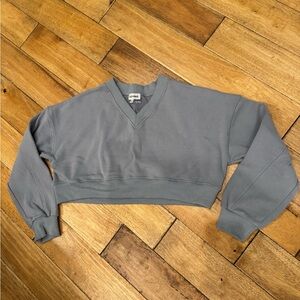 Gold Hinge Blue/Gray Cropped V-Neck Sweatshirt